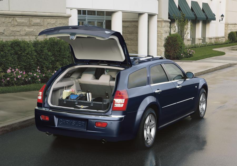  Chrysler 300C 2008 года  (фото 10 из 10)